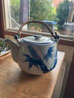 Theepot met blauwe decoratie, Ophalen of Verzenden, Gebruikt