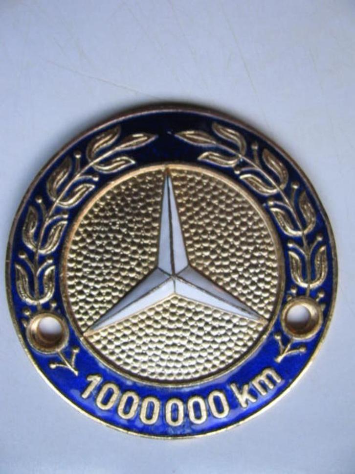 19 Mercedes Benz 1000000 km badge 1,000,000 km, Verzamelen, Automerken, Motoren en Formule 1, Auto's, Ophalen of Verzenden