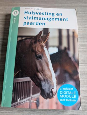 Informatie/schoolboek huisvesting en stal management paarden beschikbaar voor biedingen