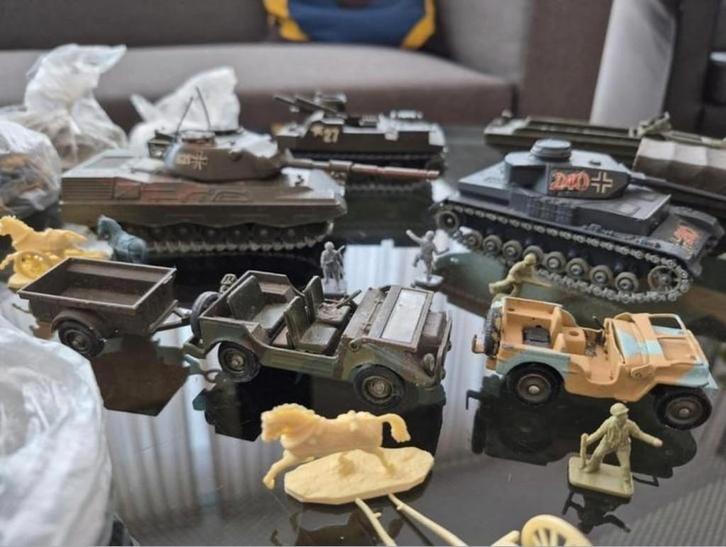 Vintage Miniatuur Militaire Voertuigen Collectie, Hobby en Vrije tijd, Modelbouw | Auto's en Voertuigen, Zo goed als nieuw, Tank