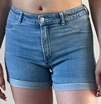 SET: 2 Dames shorts, w25, xs, Kort, Wit, Ophalen of Verzenden, Revelation