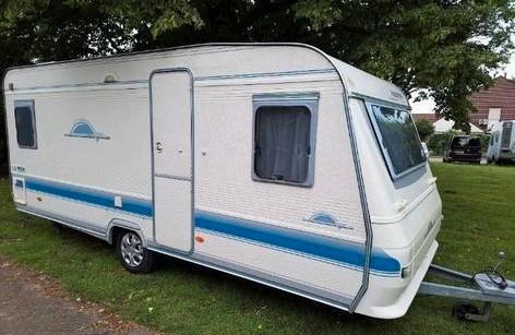 Adria Unica  520 ,,francebed,rondzit model 2005, Caravans en Kamperen, Caravans, Particulier, tot en met 4, 1250 - 1500 kg, Rondzit