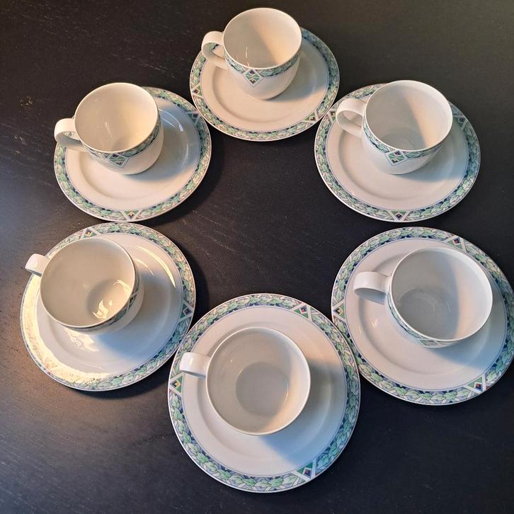 Theeservies Alzberg Merison van 6 kopjes met schotels, Antiek en Kunst, Antiek | Servies compleet, Ophalen of Verzenden