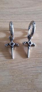 Zilverkleurige Gothic oorbellen, Ophalen of Verzenden, Nieuw, Zilver, Overige materialen