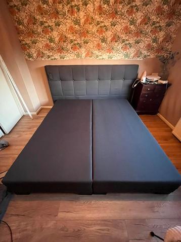 Boxspring (zonder matras)  beschikbaar voor biedingen