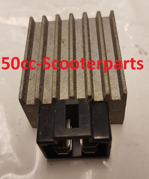 Spanningsregelaar 301300-139Qma Baotian Symex Speedy Gebruik, Motoren, Tuning en Styling, Ophalen of Verzenden