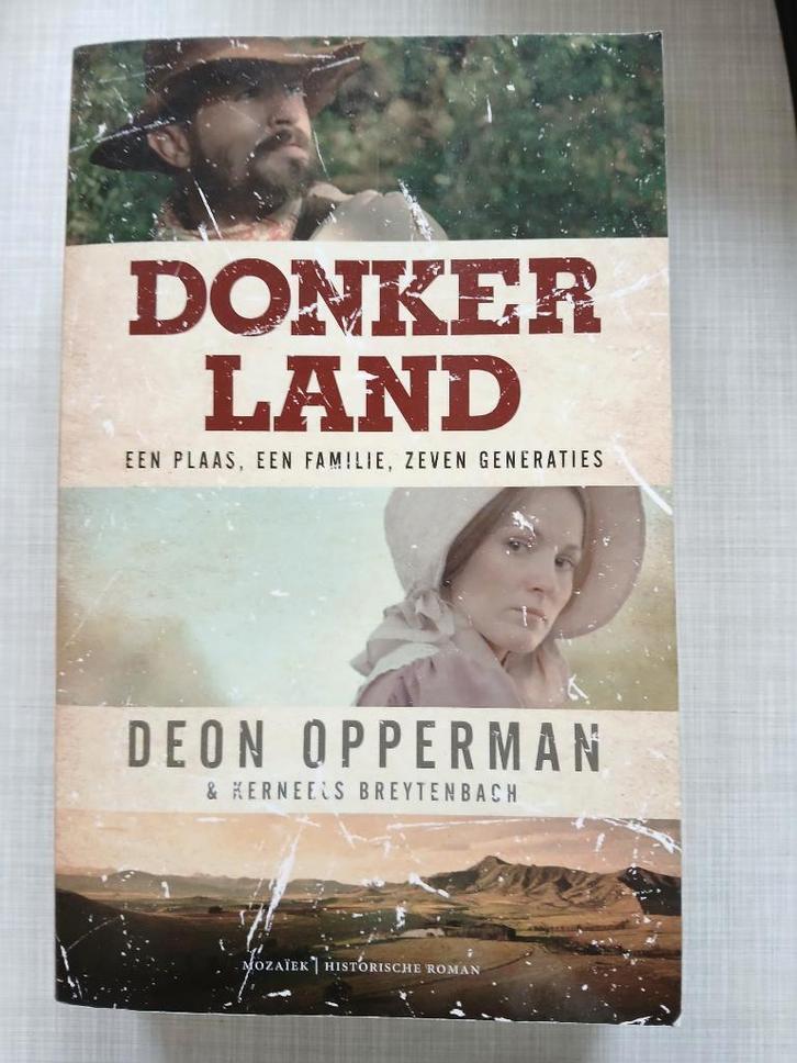 Deon Opperman en Kerneels Breytenbach - Donkerland, Boeken, Historische romans, Zo goed als nieuw, Ophalen of Verzenden