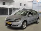 Opel Astra 1.6 Enjoy CARPLAY AIRCO NAVI CRUISE TREKHAAK 2 X, Voorwielaandrijving, 15 km/l, Gebruikt, 4 cilinders