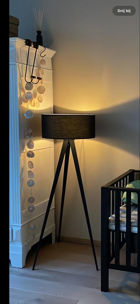 Zwarte vloerlamp, Huis en Inrichting, Lampen | Vloerlampen, Gebruikt, 150 tot 200 cm, Metaal, Ophalen