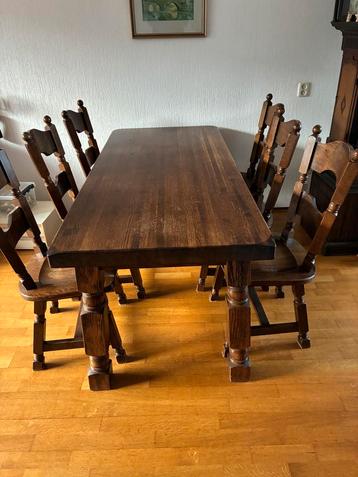 Eikenhouten eettafel met 6 stoelen beschikbaar voor biedingen