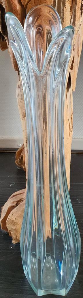 Antiek oude vaas glaskunst doorzichtig zeegroen dik glas, Antiek en Kunst, Antiek | Vazen, Ophalen of Verzenden