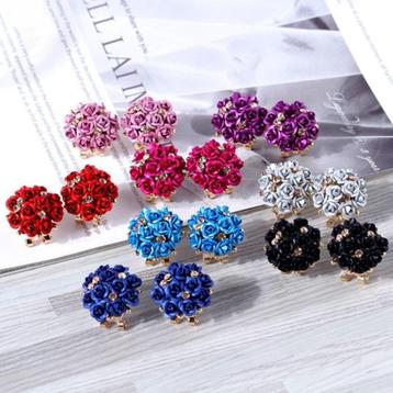 Bloemen oorbellen (kristal flower elegante dames mode) beschikbaar voor biedingen