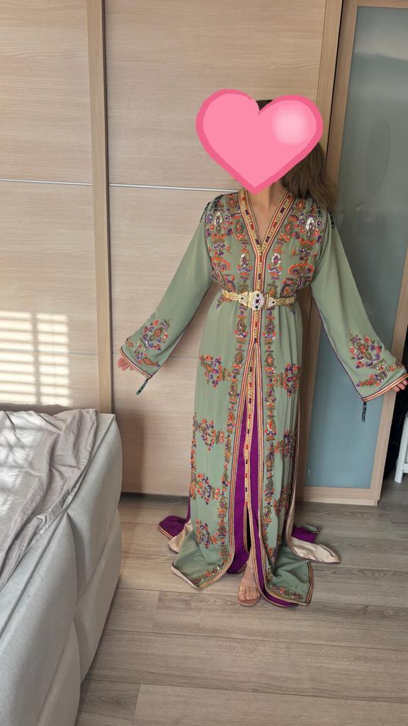 Nieuwe Marokkaanse Takchita Jurk inclusief Riem, Kleding | Dames, Jurken, Nieuw, Maat 38/40 (M), Groen, Ophalen of Verzenden
