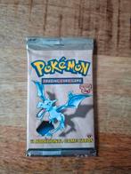 First edition fossil booster pack. 21 gram, Hobby en Vrije tijd, Ophalen of Verzenden, Nieuw, Booster