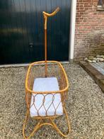 Vintage rotan wieg met matras, hemel en bekleding € 50,00, Ophalen, Gebruikt, Wieg