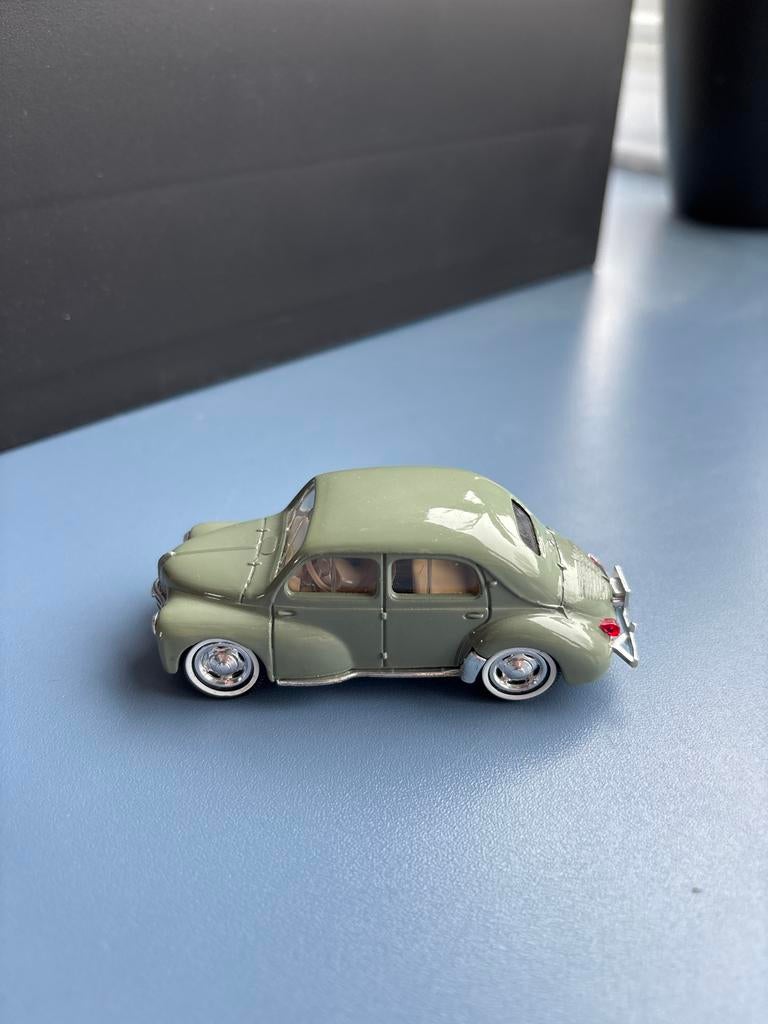Renault 4 CV Solido, Hobby en Vrije tijd, Modelauto's | 1:43, Ophalen of Verzenden, Gebruikt, Auto, Solido