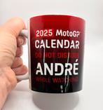 MotoGP mok met naam en racekalender 2025, Keramiek, Nieuw, Ophalen of Verzenden, Overige stijlen