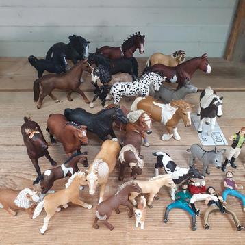Schleich - paarden, ruiters en andere aanhorigheden  beschikbaar voor biedingen