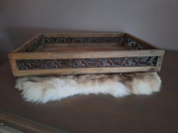 Houten Dienblad met Sierlijk Metaal beschikbaar voor biedingen