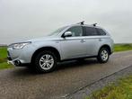 Mitsubishi Outlander 2.0 Phev 4WD 2015 - DEALERONDERHOUDEN, Auto's, Mitsubishi, 1998 cc, Outlander, 4 cilinders, Leder en Stof