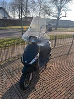 Piaggio Zip eerste eigenaar altijd binnen gestaan, Fietsen en Brommers, Snorfietsen en Snorscooters, Ophalen, Piaggio, Gebruikt