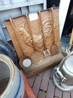 antiek koperen lepelrek met op de achtergrond een haan, Ophalen