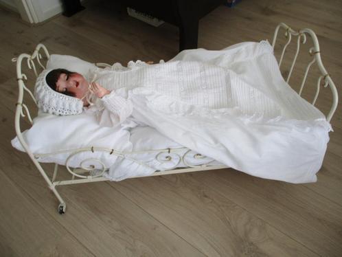 antieke franse poppen bed, Antiek en Kunst, Antiek | Speelgoed, Ophalen
