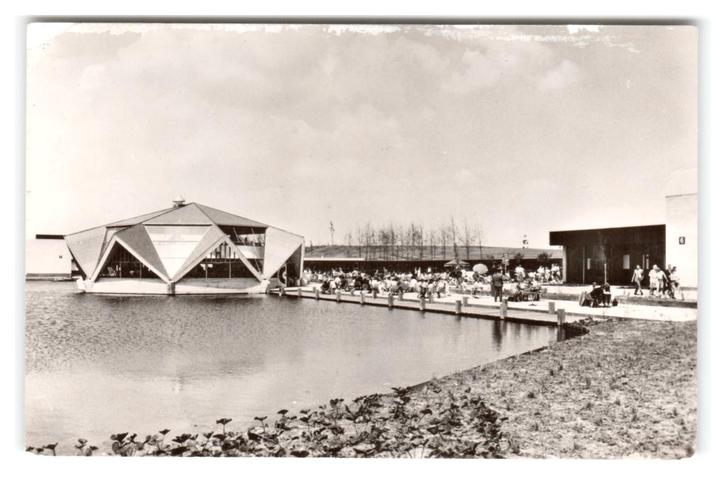 Biddinghuizen, Flevohof, Caroussel met terras, Verzamelen, Ansichtkaarten | Nederland, Gelopen, Flevoland, 1960 tot 1980, Verzenden
