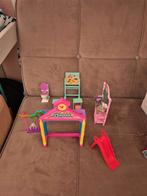Barbie Chelsea school, kindercrèche met accessoires, Ophalen of Verzenden, Zo goed als nieuw