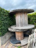 Twee grote haspels, Ophalen, Zo goed als nieuw, Rond, Hout