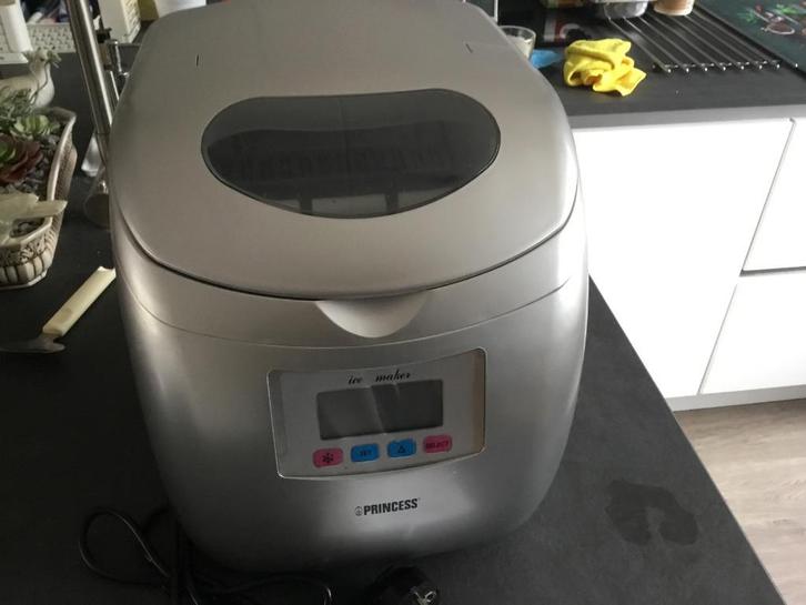 Princess ijsmachine, Witgoed en Apparatuur, IJsmachines, Zo goed als nieuw, Zelfvriezend, Ophalen