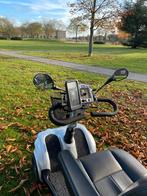 Zilvergrijs, bouwjaar 2022, zgan, Ophalen, Zo goed als nieuw, 16 km/u of meer, Mango