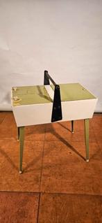 Gispen tomado pilastro Vintage Naaitafel / Naaikistje, Ophalen of Verzenden, Gebruikt