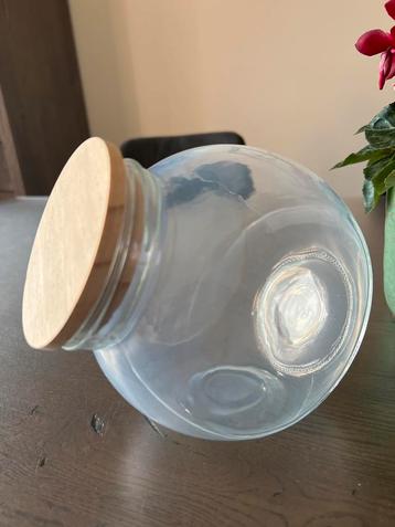 Voorraad pot beschikbaar voor biedingen