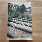 Tomas Ross - Omwille van de troon, Ophalen of Verzenden, Zo goed als nieuw, Nederland, Tomas Ross