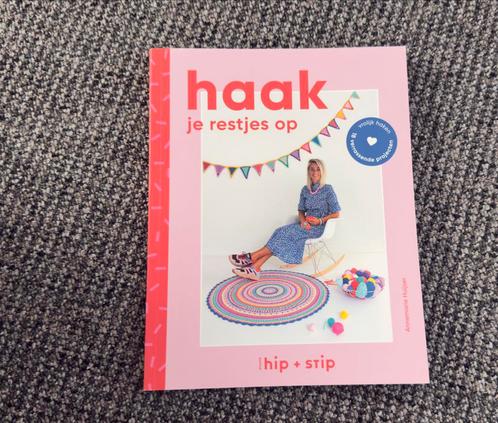 Haak je restjes op - Hip + Stip, Boeken, Hobby en Vrije tijd, Zo goed als nieuw, Breien en Haken, Ophalen of Verzenden