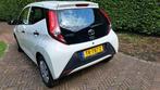 Toyota Aygo 1.0 Vvt-i 72pk 5D 2018 Wit, Airco, Bluetooth, Voorwielaandrijving, Euro 5, Stof, Zwart