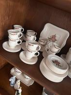 Wedgwood Briar Rose Servies - 46 Delig, Huis en Inrichting, Keuken | Servies, Ophalen, Zo goed als nieuw, Wedgwood, Porselein