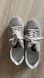 Leuke gympen maat 36, Ophalen of Verzenden, Zo goed als nieuw, Beige, Sneakers of Gympen