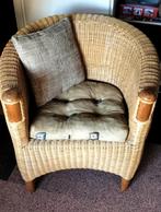 Rieten Stoel met Houten Details, Huis en Inrichting, Fauteuils, Ophalen, Riet of Rotan, Gebruikt, Minder dan 75 cm