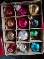 Oude kerstballen in doos, Diversen, Ophalen