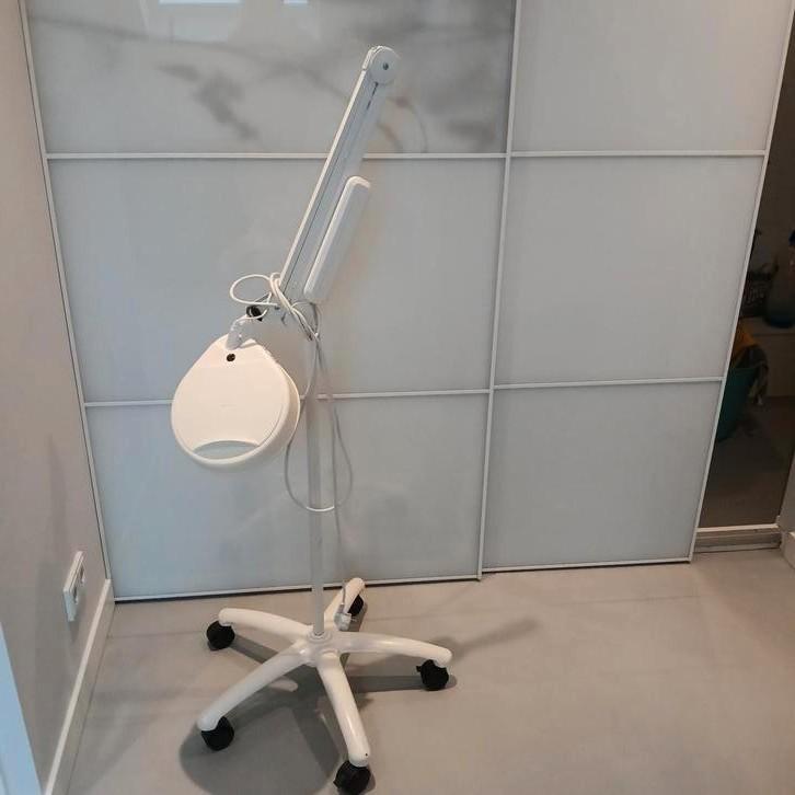 Professionele Luxo Loeplamp op wielen    Zgan, Hobby en Vrije tijd, Vergrootglazen, Loepen en Loeplampen, Zo goed als nieuw, Loeplamp