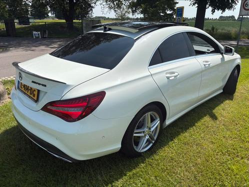 Mercedes-Benz CLA 180 Facelift Editie AMG•Carplay•Pano•180PK, Auto's, Mercedes-Benz, Particulier, CLA, Benzine, C, Sedan, Handgeschakeld