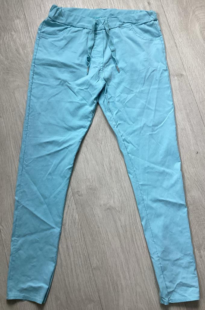 Lichtblauwe broek / tregging maat XL, Kleding | Dames, Broeken en Pantalons, Zo goed als nieuw, Maat 46/48 (XL) of groter, Blauw