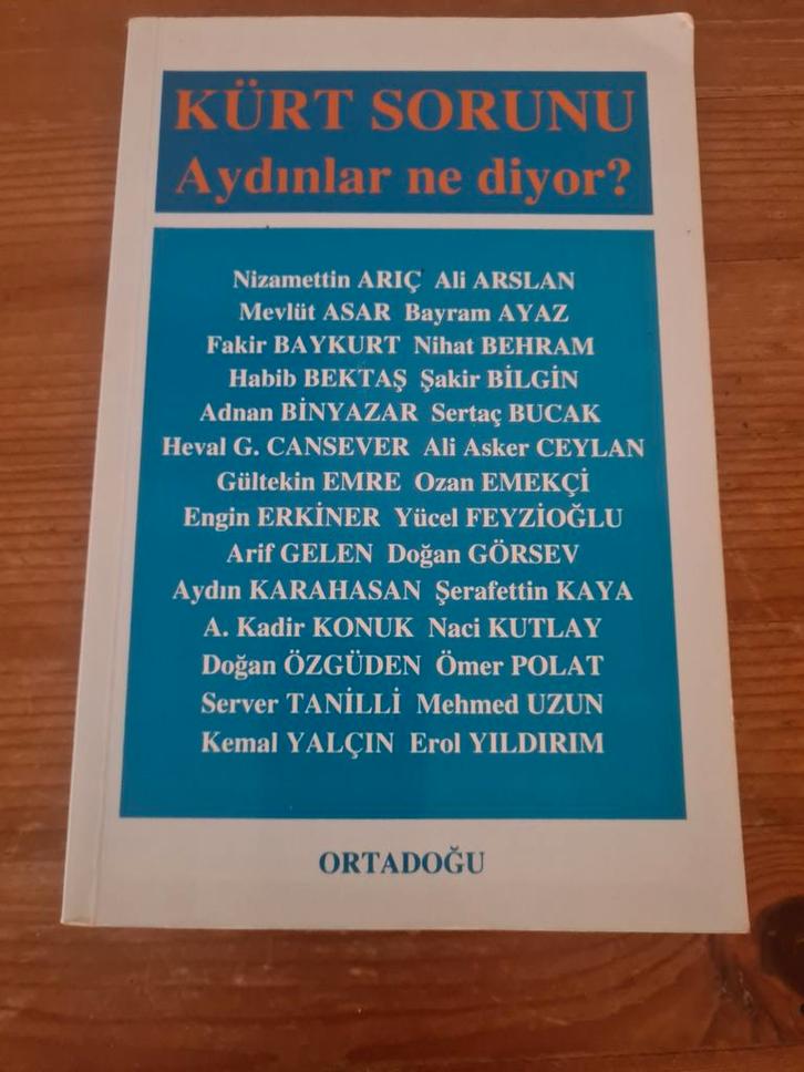 Kürt Sorunu - Aydinlar Ne Diyor?, Boeken, Politiek en Maatschappij, Gelezen, Maatschappij en Samenleving, Europa, Ophalen of Verzenden
