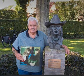 Platenbeurs Grolloo zondag 17 augustus beschikbaar voor biedingen
