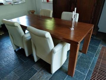grote grenenhouten eettafel,  Bezorging mogelijk  beschikbaar voor biedingen
