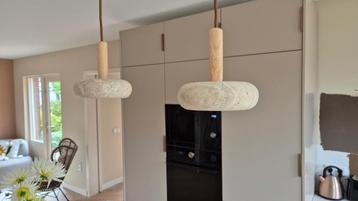 Moderne hanglampen van steen beschikbaar voor biedingen