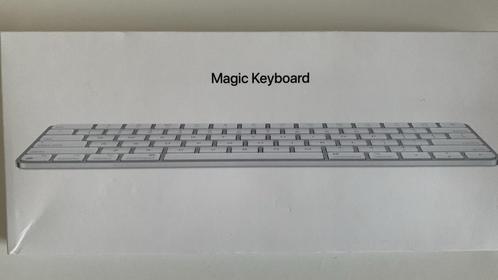 Apple Magic Keyboard - Model A2450 - Zo goed als nieuw, Computers en Software, Toetsenborden, Zo goed als nieuw, Qwerty, Draadloos
