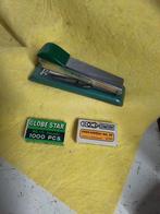 14581) Yuen Chong 369 nietmachine  met nietjes, Ophalen of Verzenden